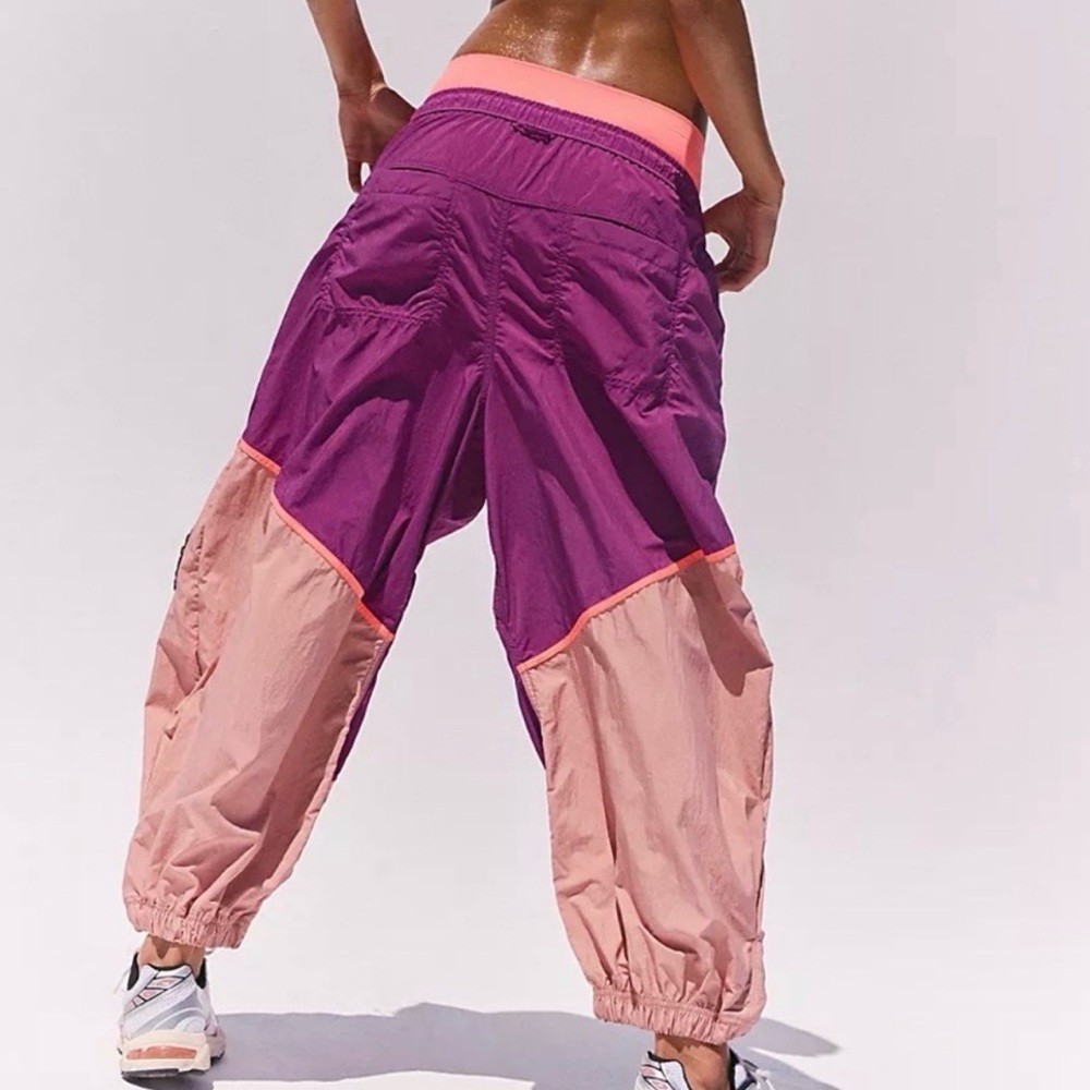 FP Movement Free People Freeflow Colorblock Joggers Size Large Rose Wash - Picture 4 of 10